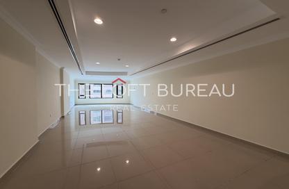Apartment - 2 Bedrooms - 2 Bathrooms for rent in West Porto Drive - Porto Arabia - The Pearl Island - Doha