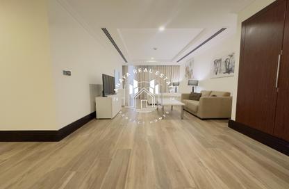 Apartment - Studio - 1 Bathroom for rent in Viva West - Viva Bahriyah - The Pearl Island - Doha
