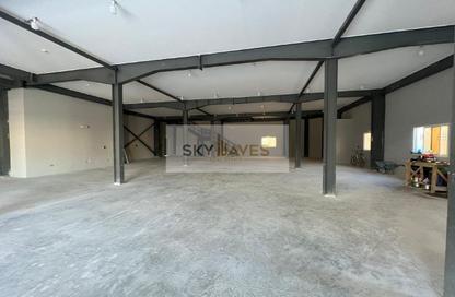 Warehouse - Studio - 6 Bathrooms for rent in East Industrial Street - Birkat Al Awamer - Al Wakra