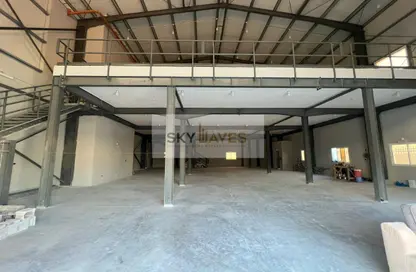 Warehouse - Studio - 6 Bathrooms for rent in East Industrial Street - Birkat Al Awamer - Al Wakra