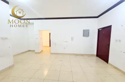 شقة - 2 غرف نوم - 2 حمامات للايجار في منتزه 7 - المنتزه - الدوحة