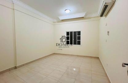 Apartment - 2 Bedrooms - 2 Bathrooms for rent in Thabit Bin Zaid Street - Al Mansoura - Doha