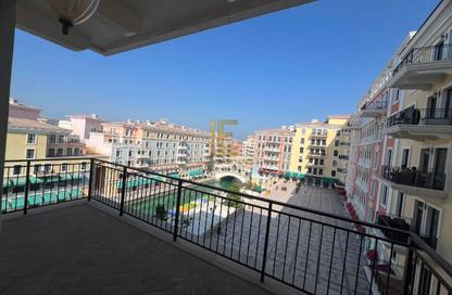 Apartment - 2 Bedrooms - 3 Bathrooms for sale in Qanat Quartier - The Pearl Island - Doha