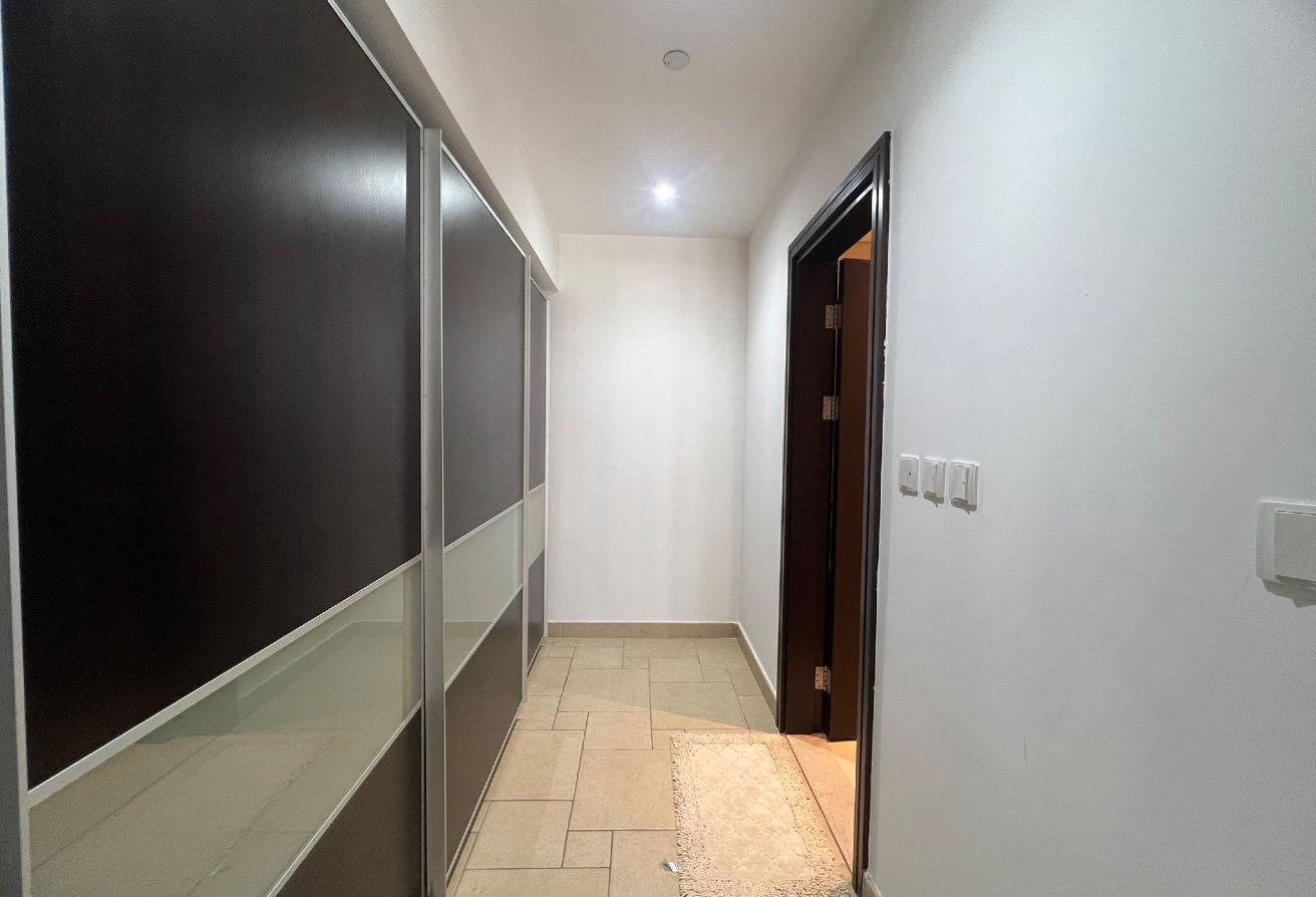 Investor Opportunity Furnished 2BR The Pearl-QATAR thumbnail 15