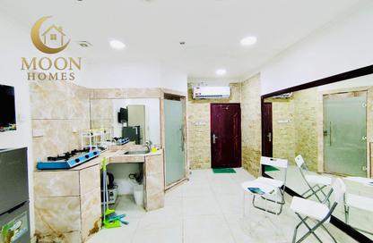 Apartment - Studio - 1 Bathroom for rent in Umm Ghuwailina 4 - Umm Ghuwailina - Doha Apartment - Studio - 1 Bathroom for rent in Umm Ghuwailina 4 - Umm Ghuwailina - Doha