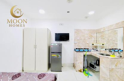 Apartment - Studio - 1 Bathroom for rent in Umm Ghuwailina 4 - Umm Ghuwailina - Doha