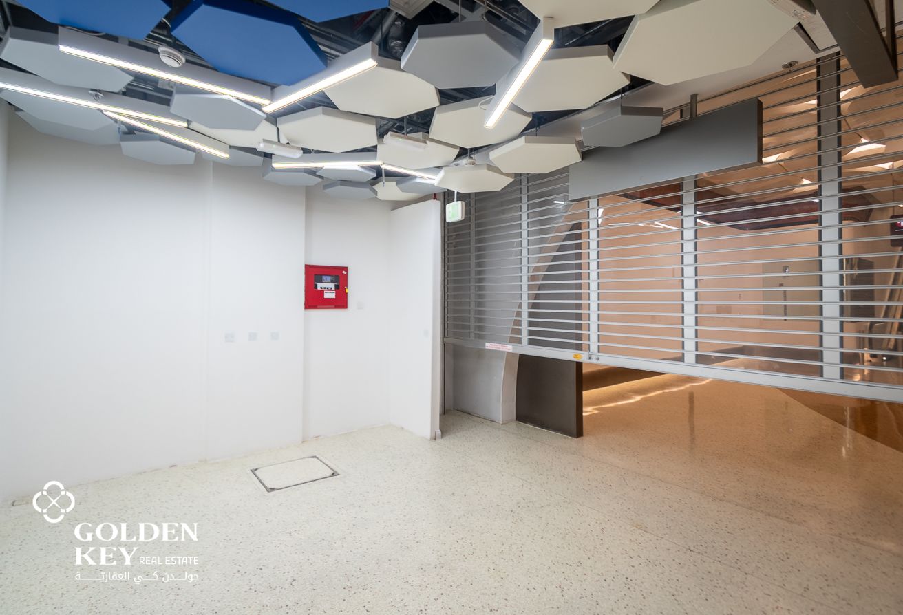 Accessible Retail Shop within Airport Metro