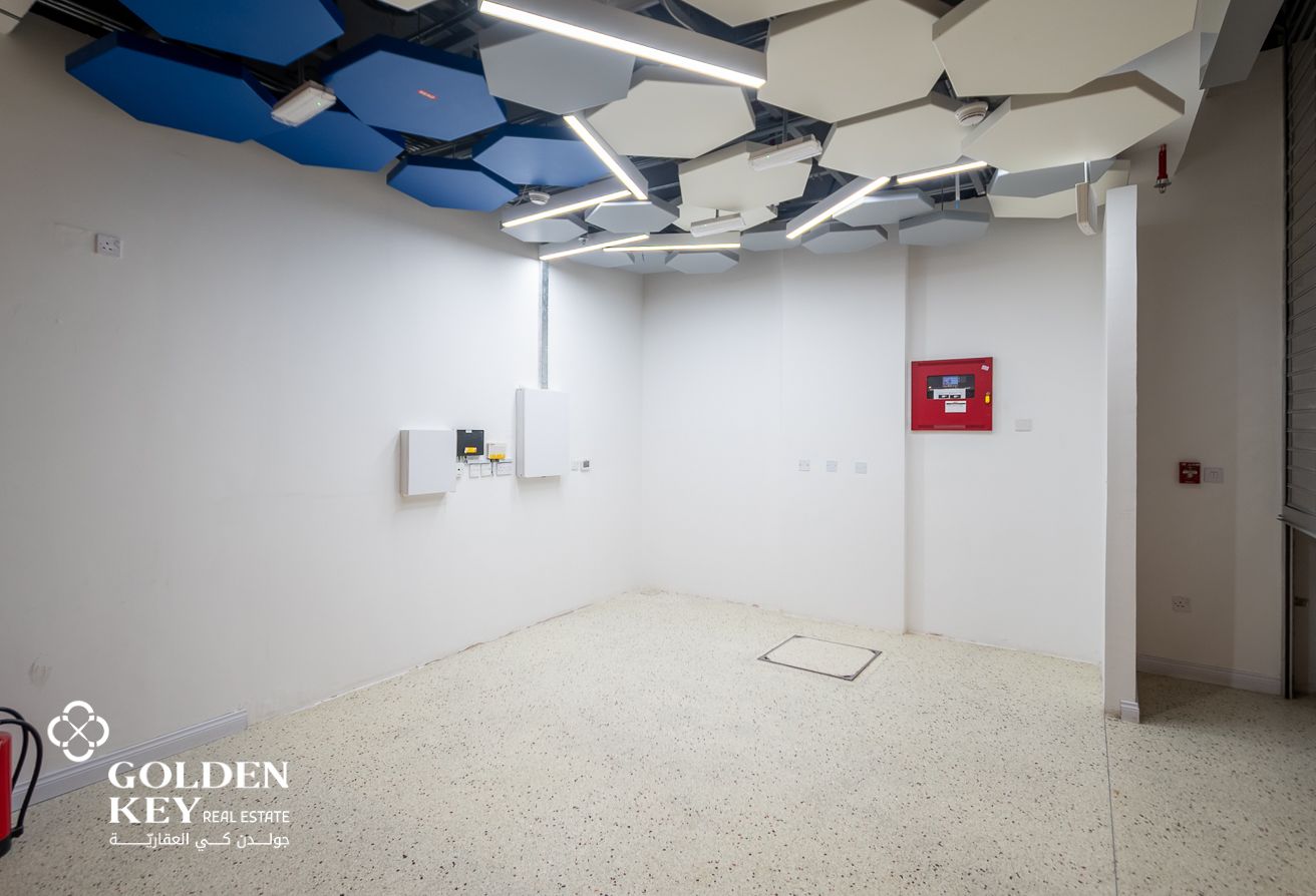 Accessible Retail Shop within Airport Metro