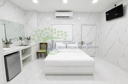 Apartment - Studio - 1 for rent in Umm Ghwailina Comm - Umm Ghuwalina - Umm Ghuwailina - Doha Apartment - Studio - 1 for rent in Umm Ghwailina Comm - Umm Ghuwalina - Umm Ghuwailina - Doha