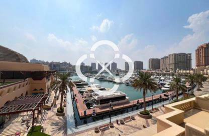 تاون هاوس - 2 غرف نوم - 3 حمامات للايجار في طريق بورتو الشرقي - بورتو أرابيا - جزيرة اللؤلؤة - الدوحة