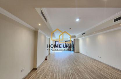 Apartment - 1 Bedroom - 2 Bathrooms for rent in West Porto Drive - Porto Arabia - The Pearl Island - Doha