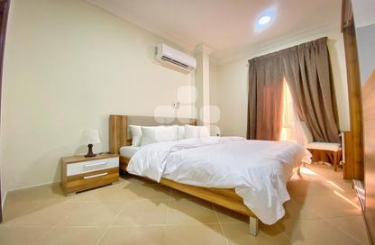 Apartment - 2 - 2 for rent in Building 12 - Abu Umama Street - Al Muntazah - Doha