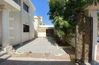 Villa - 4 Bedrooms - 5 Bathrooms for rent in Bu Hamour Street - Abu Hamour - Doha