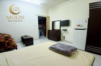 Apartment - Studio - 1 Bathroom for rent in Umm Ghuwailina 4 - Umm Ghuwailina - Doha Apartment - Studio - 1 Bathroom for rent in Umm Ghuwailina 4 - Umm Ghuwailina - Doha