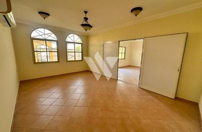 Apartment - 5 Bedrooms - 5 Bathrooms for rent in Ain Khaled Villas - Ain Khaled - Doha