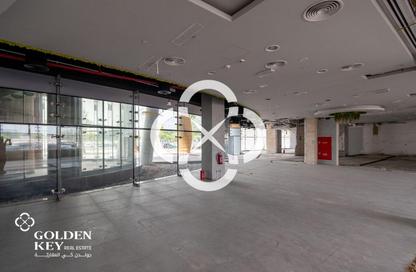 Show Room - Studio for rent in Marina Residences 195 - Marina District - Lusail