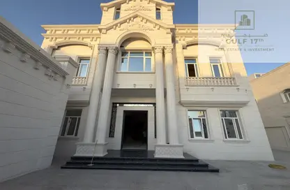 Villa for sale in Onaiza Street - Diplomatic Area - Doha