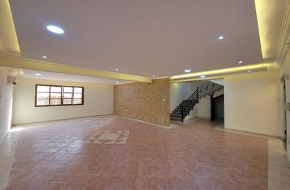 Villa - 3 Bedrooms - 3 Bathrooms for rent in Al Maamoura - Al Maamoura - Doha
