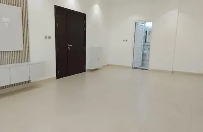 Apartment - 3 Bedrooms - 3 Bathrooms for rent in Al Nasr Street - Al Nasr - Doha