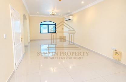 Compound - 5 - 3 for rent in Al Nuaija Street - Al Nuaija - Doha