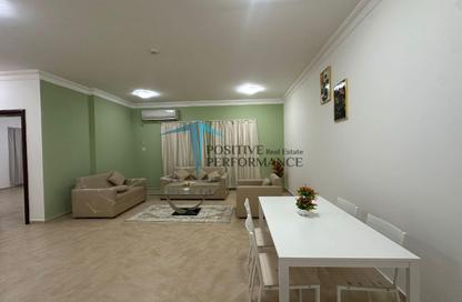 Apartment - 2 Bedrooms - 2 Bathrooms for rent in Ramada Tower - Al Muntazah - Doha