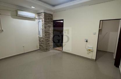 Apartment - 1 Bedroom - 1 Bathroom for rent in Ain Khaled Villas - Ain Khaled - Doha