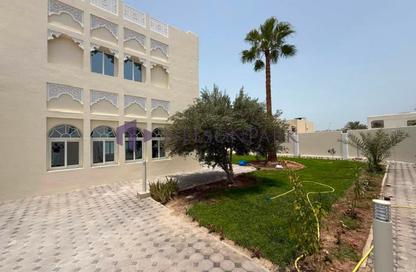Villa - 5 - 7 for rent in Omar Al Mukhtar Street - Diplomatic Area - Doha