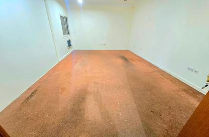 Apartment - 5 Bedrooms - 3 Bathrooms for rent in Al Nasr Street - Al Nasr - Doha Apartment - 5 Bedrooms - 3 Bathrooms for rent in Al Nasr Street - Al Nasr - Doha
