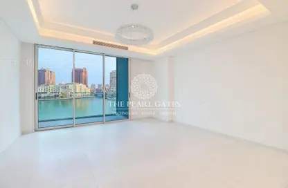 Apartment - 1 Bedroom - 2 Bathrooms for sale in Crystal Residence - Gewan Island - The Pearl Island - Doha