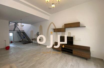 مجمع سكني - 4 غرف نوم - 4 حمامات للايجار في مريخ - المريخ - الدوحة