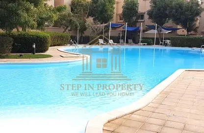 فيلا - 3 غرف نوم - 4 حمامات للايجار في شارع ام السنيم - عين خالد - الدوحة