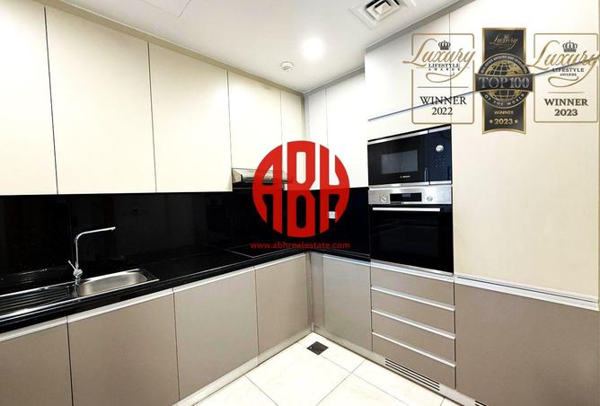 983227 - Property Image 3