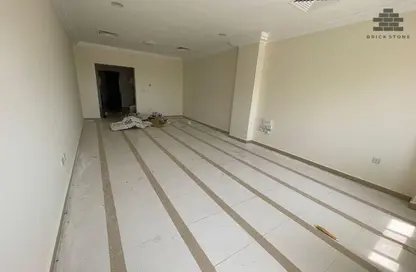 شقة - 2 غرف نوم - 2 حمامات للايجار في ام غوالينا تجارية - ام غويلينا - أم غويلينا - الدوحة