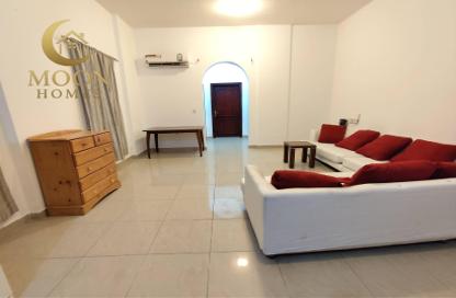Apartment - 1 Bedroom - 1 Bathroom for rent in Salaja Street - Doha Al Jadeed - Doha