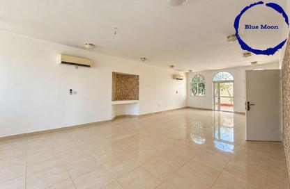 Compound - 4 - 5 for rent in Onaiza Street - Diplomatic Area - Doha