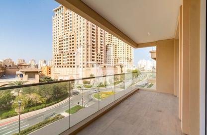 Apartment - 2 Bedrooms - 3 Bathrooms for sale in West Porto Drive - Porto Arabia - The Pearl Island - Doha