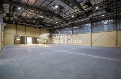 Warehouse - Studio - 1 Bathroom for rent in Industrial Area 4 - Industrial Area - Industrial Area - Doha