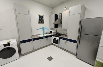 Apartment - 1 Bedroom - 1 Bathroom for rent in Bin Omran 35 - Fereej Bin Omran - Doha