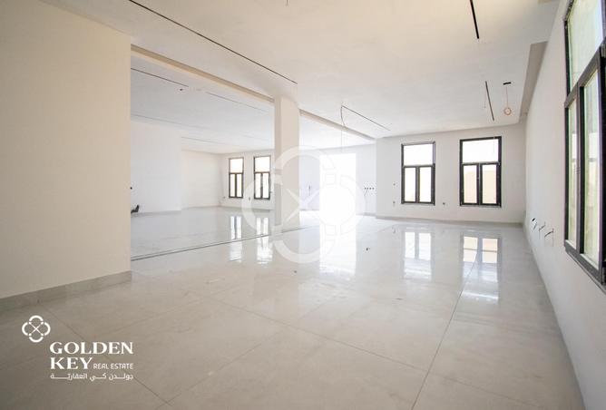 Modern 6BR Villa – Prime Corner Plot in Al-Sakhama