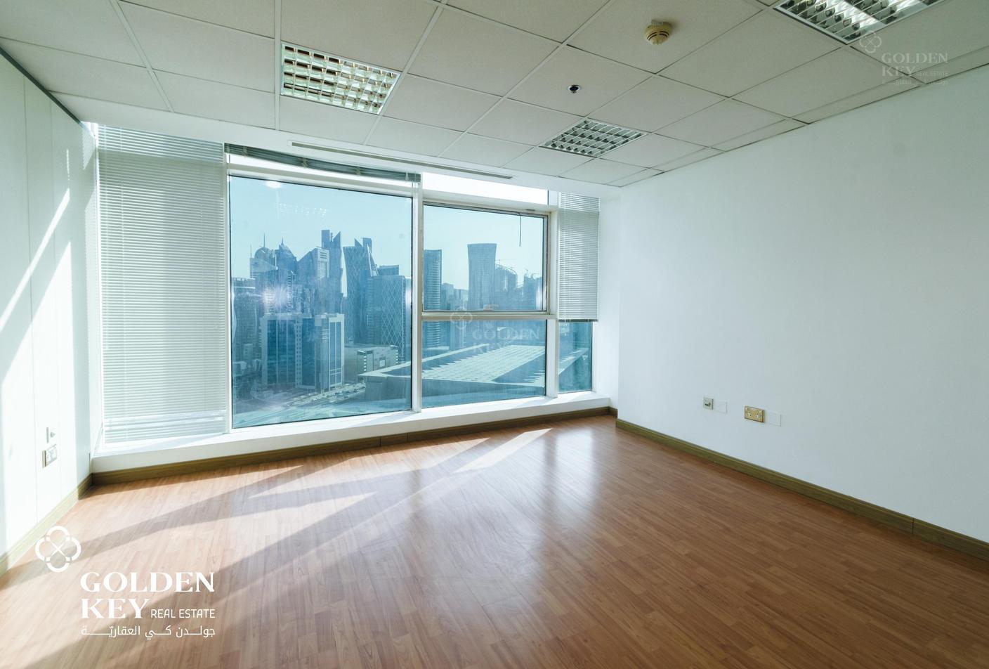 Full Office Floor | West Bay | Great Views
