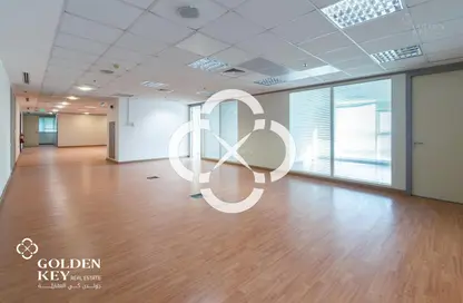 مساحات مكتبية - استوديو - 2 حمامات للايجار في برج وست باي - الخليج الجنوبي - الخليج الغربي - الدوحة