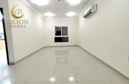 Apartment - 2 Bedrooms - 2 Bathrooms for rent in Al Mansoura - Al Mansoura - Doha