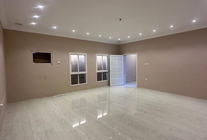 995055 - Property Image 2