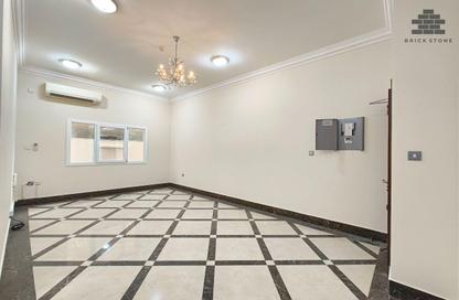 Apartment - 2 Bedrooms - 2 Bathrooms for rent in Muntazah 7 - Al Muntazah - Doha