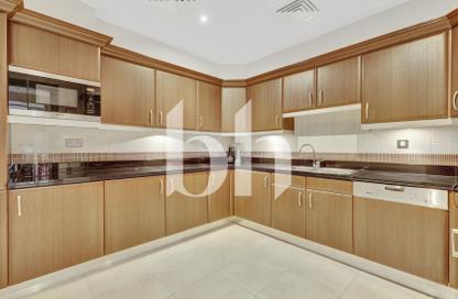 Apartment - 2 Bedrooms - 3 Bathrooms for rent in West Porto Drive - Porto Arabia - The Pearl Island - Doha Apartment - 2 Bedrooms - 3 Bathrooms for rent in West Porto Drive - Porto Arabia - The Pearl Island - Doha
