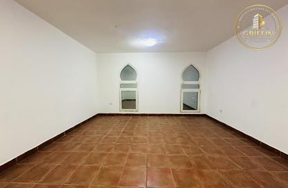 Apartment - 2 - 1 for rent in OqbaBin Nafie Steet - Old Airport Road - Doha