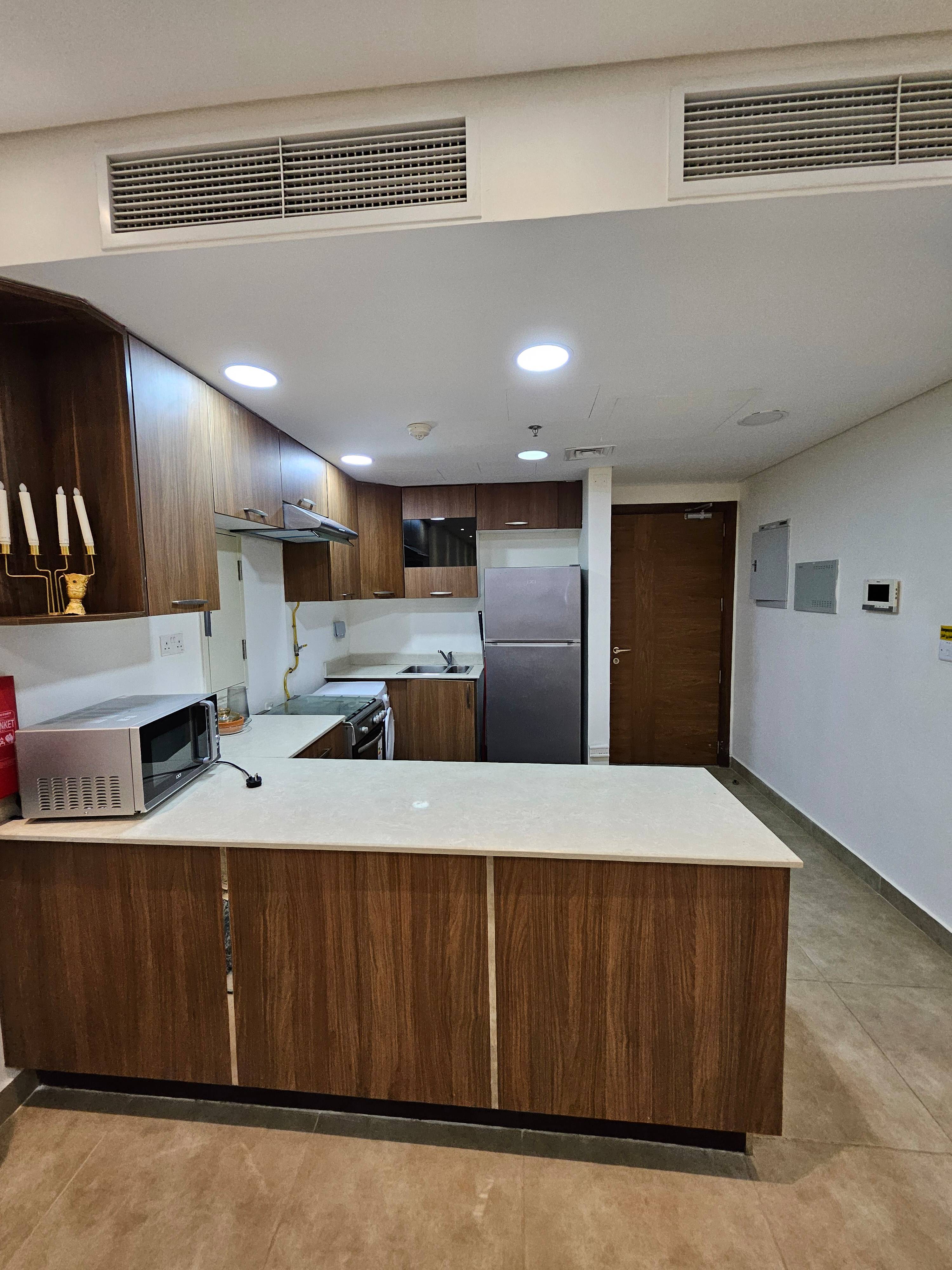 BEST DEAL 2 BEDROOM BIG LAYOUT WITH BALCONY thumbnail 6