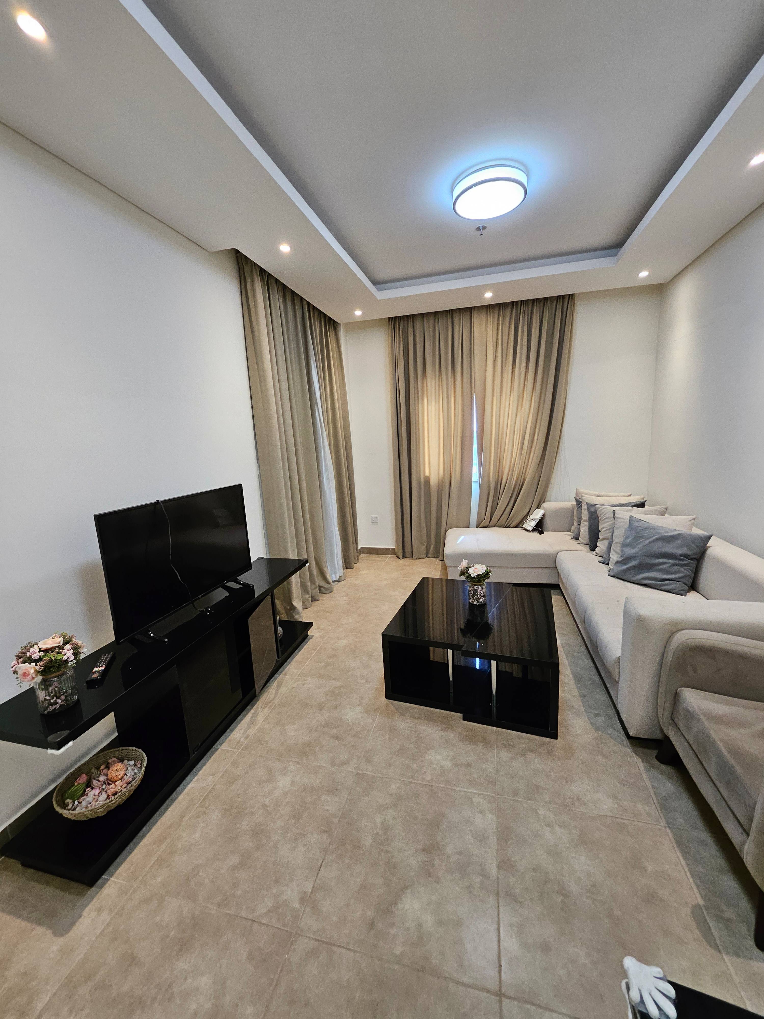 BEST DEAL 2 BEDROOM BIG LAYOUT WITH BALCONY thumbnail 7