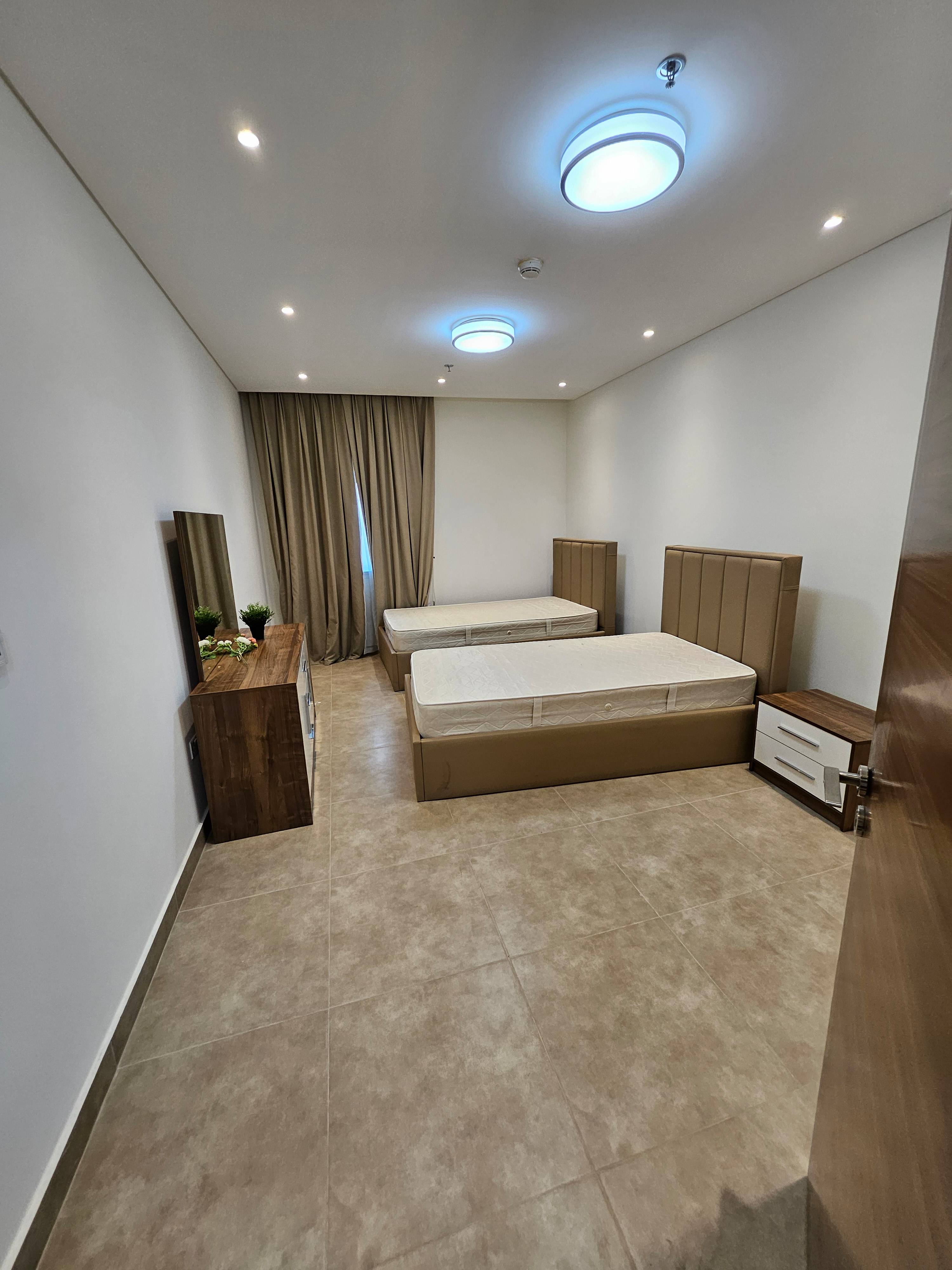 BEST DEAL 2 BEDROOM BIG LAYOUT WITH BALCONY thumbnail 11