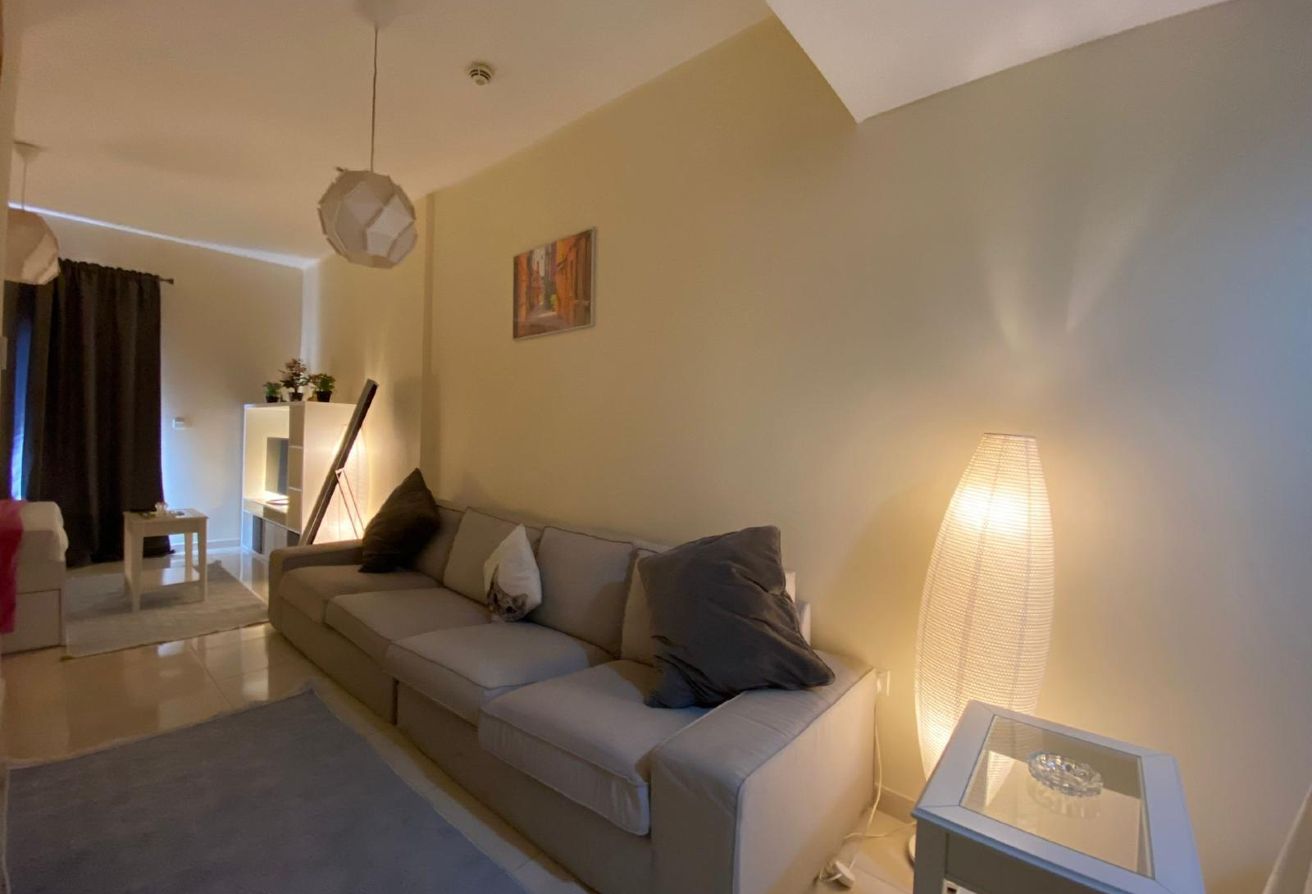 BIG LAYOUT STUDIO FULLY FURNISHED @4500 WITH BILLS thumbnail 2